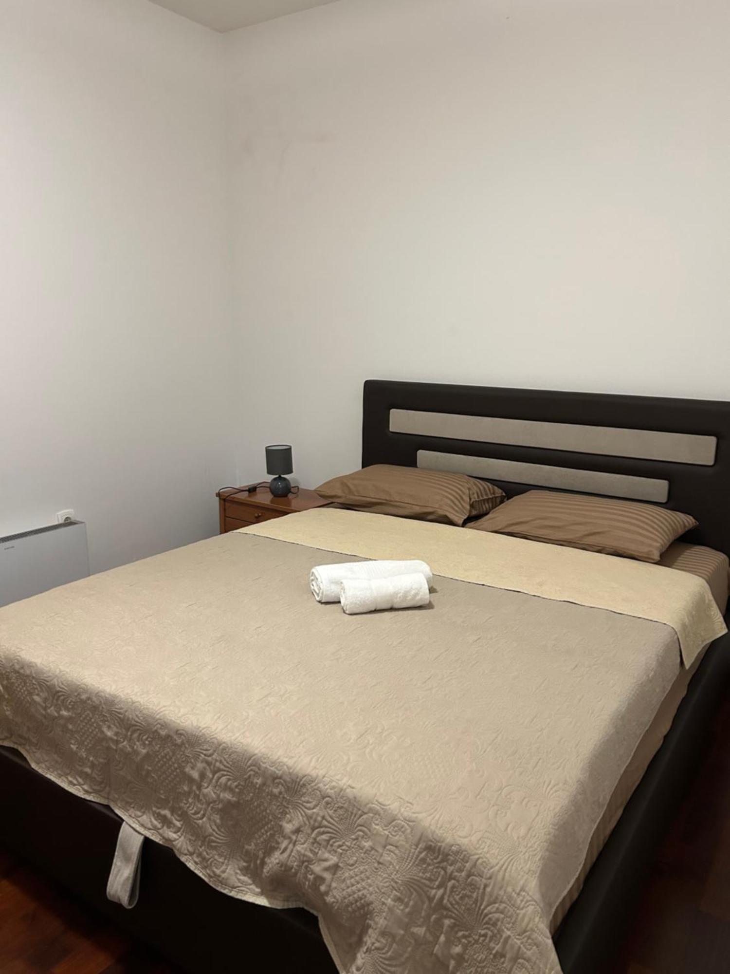 Apartman Josip โกตอร์ ภายนอก รูปภาพ